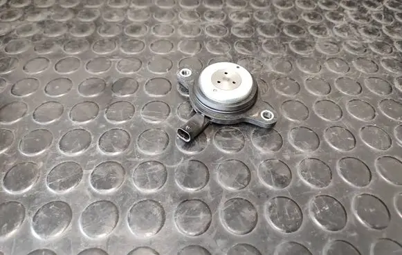 Skoda Kamiq Camshaft vanos timing valve 05C906423F