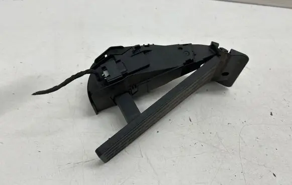 BMW iX3 G08 Accelerator throttle pedal 6889823