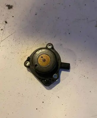 Chrysler Pacifica Camshaft vanos timing valve 05047788 723502028