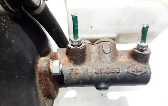 Renault Megane I Master brake cylinder 7700828034F