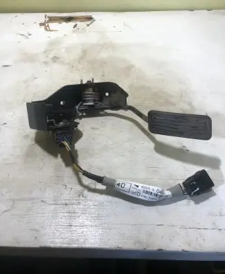 Toyota Corolla Verso AR10 Accelerator throttle pedal 822230F040C 229608