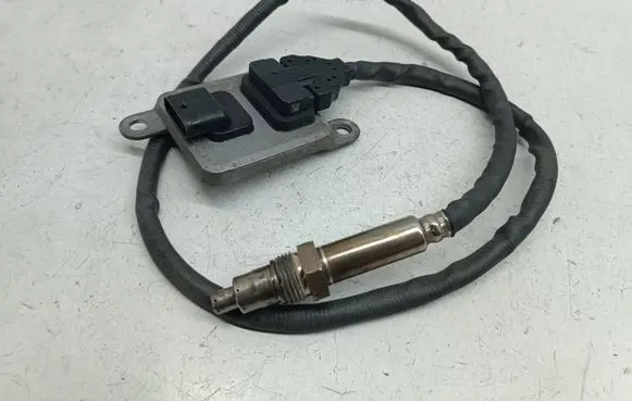 Mercedes-Benz C W205 Lambda probe sensor A0009053706 1609140468 0009053706