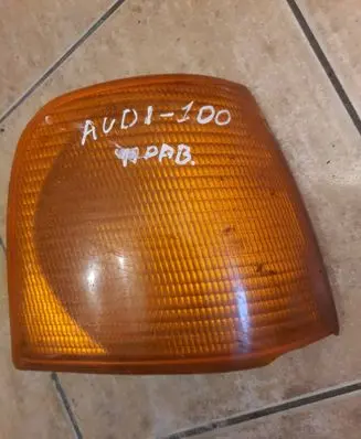 Audi 100 200 5000 C3 Front indicator light 42647R6