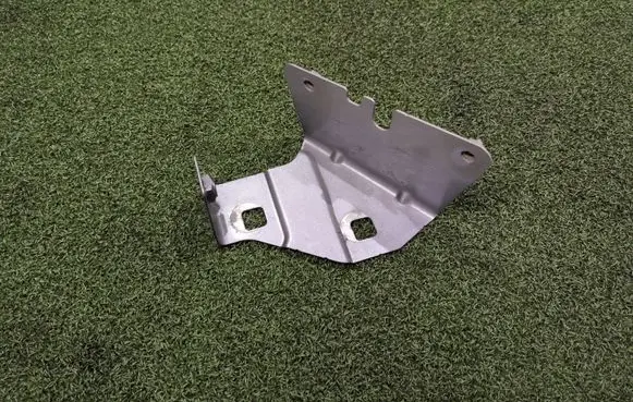 Renault Trafic III (X82) Fender mounting bracket 52045R