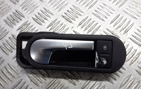 Volkswagen Golf Plus Front door interior handle 5M0837197