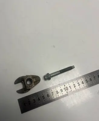 Audi A4 S4 B7 8E 8H Fuel Injector clamp holder 23831