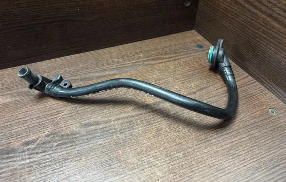 Iveco Daily 3rd gen Engine coolant pipe/hose 504098401