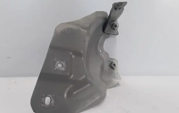 Renault Latitude (L70) Fender mounting bracket 620427561R