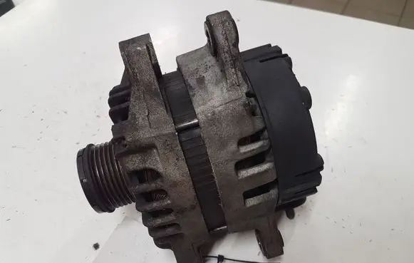 KIA Sorento Generator/alternator FG15S034 2606259 373002F100