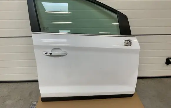 Ford Kuga I Front door