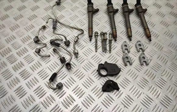 Nissan X-Trail T32 Fuel injection system set 0445110546 175210552R 0281006726