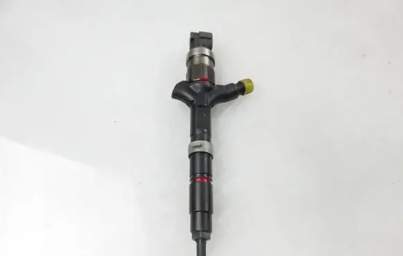 Toyota Avensis T220 Fuel injector 2367027030