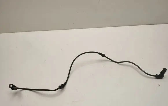Mercedes-Benz C W204 Front ABS sensor wiring A2045401817
