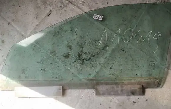 Volvo S60 Front door window glass four-door as2