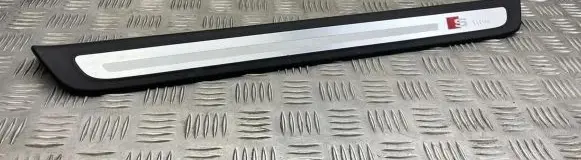 Audi Q5 SQ5 Front sill trim cover 8R0853373