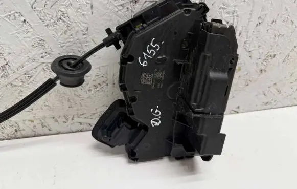 Seat Arona Rear door lock 5TA839016D