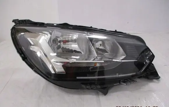 Peugeot 208 II Headlight/headlamp 9823193880