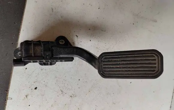 Toyota Prius (XW20) Accelerator throttle pedal 7812047050