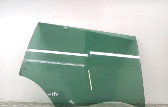Volkswagen PASSAT B8 Rear door window glass 43R011090