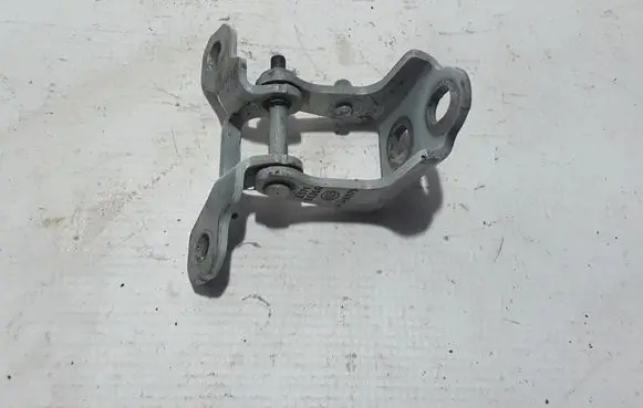 Renault Megane IV Front door upper hinge 804015048R