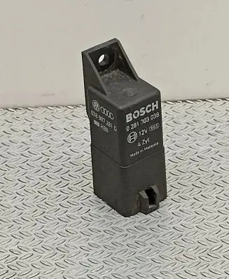 Volkswagen Touran I Glow plug pre-heat relay 0281003038