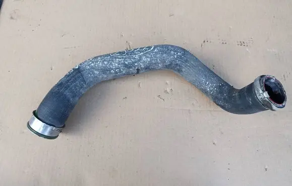 Volkswagen Touareg II Intercooler hose/pipe