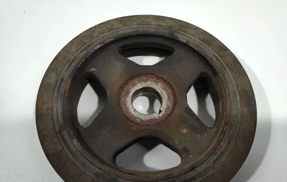 Toyota Auris 150 Crankshaft pulley 1340733030