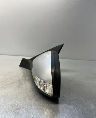 Volvo S70 V70 V70 XC Front door electric wing mirror E11026255
