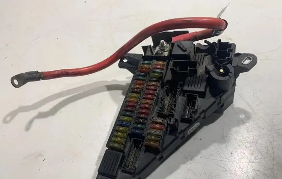 BMW 5 E60 E61 Fuse module 6906619