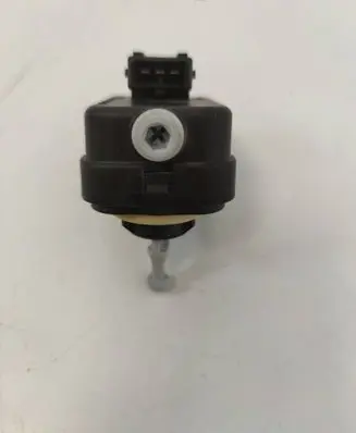 Nissan Note (E12) Headlight level adjustment motor 89028944
