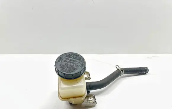 Nissan Murano Z50 Brake fluid reservoir 