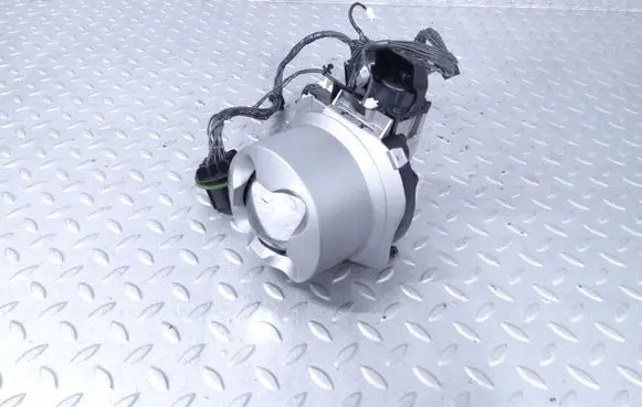 Land Rover Defender Headlight part QA1024757 111201907700E 132100501932