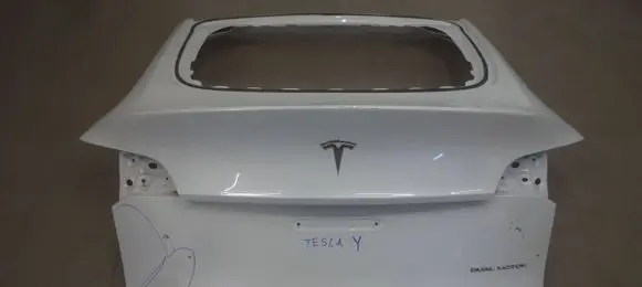 Tesla Model Y Tailgate/trunk/boot lid