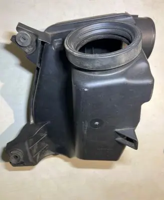 Chrysler Pacifica Intake resonator 68183651AB 25160714