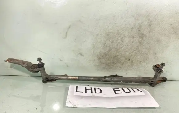 Front wiper linkage