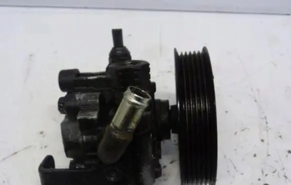 Toyota Avensis T220 Power steering pump W1d12971