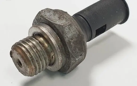 Volvo 940 Oil pressure sensor 3545696