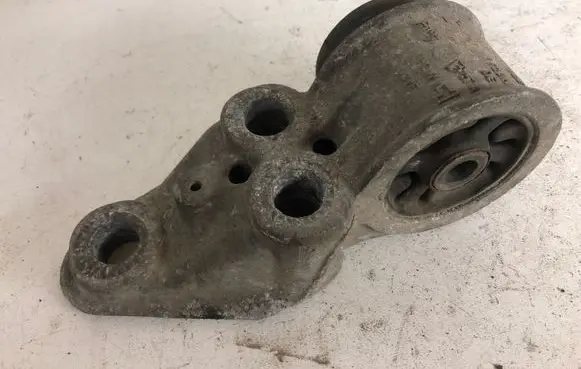 Audi A6 S6 C5 4B Rear axle beam mounts housing 