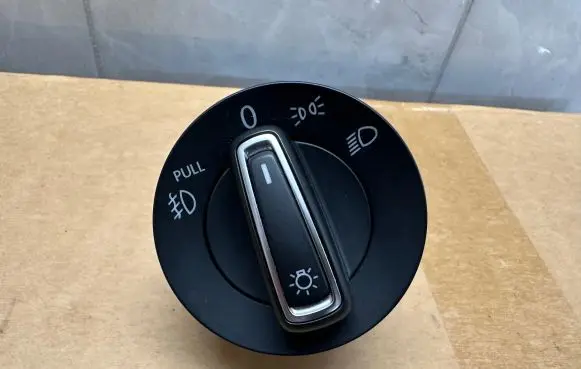 Volkswagen Jetta USA Light switch 5GM941431C