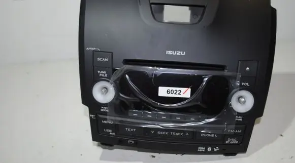 Isuzu D-Max Radio/CD/DVD/GPS head unit 8982436022