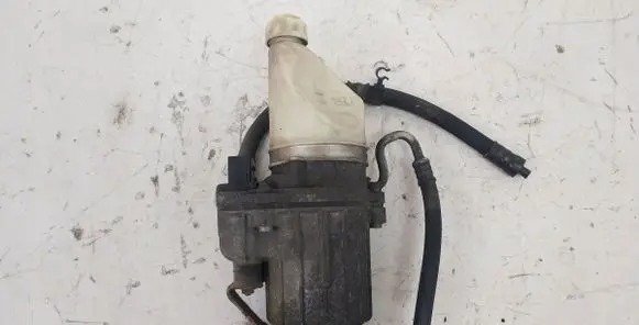 Opel Zafira B Power steering pump 