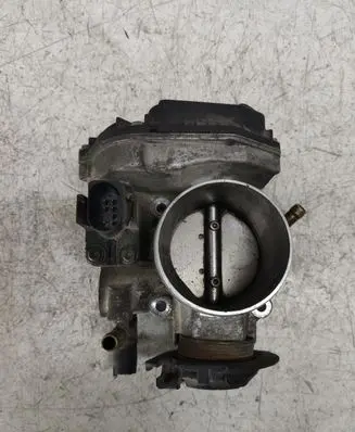 Volkswagen Golf IV Throttle valve