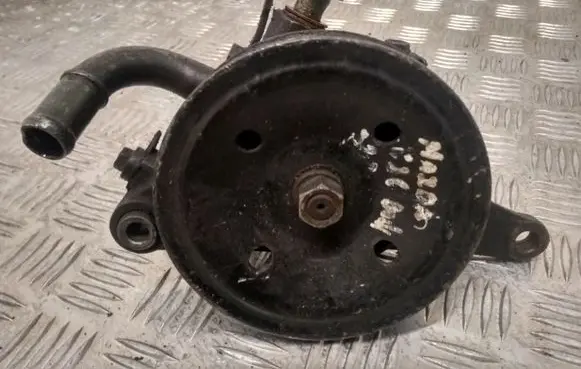 Mazda 626 Power steering pump GA2A32650D