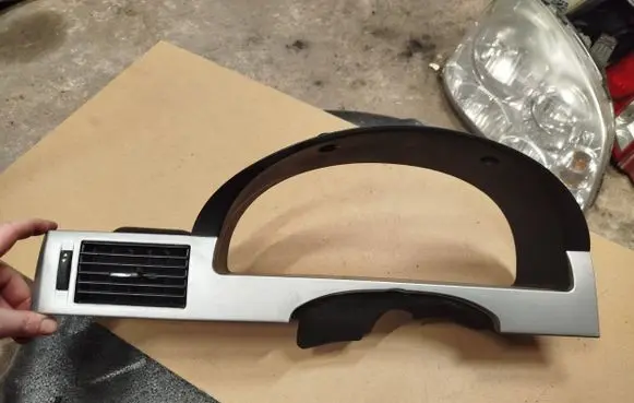 Suzuki Forenza Dashboard trim 96554904 0W00D1