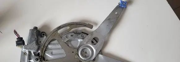 Volvo XC90 Front door window regulator with motor 993726 3069902