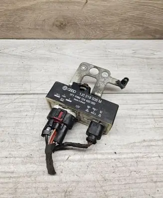 Audi A6 S6 C5 4B Coolant fan relay 1J0919506M 104400000