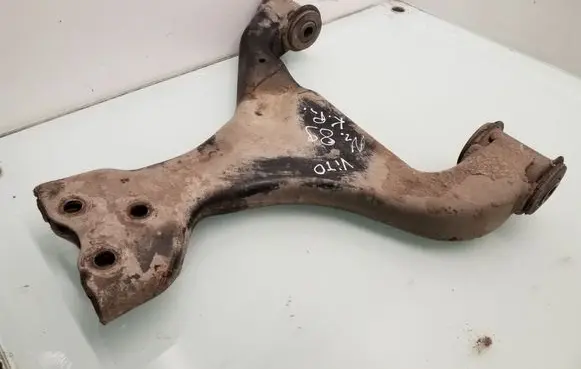 Mercedes-Benz Vito Viano W639 Front lower control arm/wishbone A6393300410