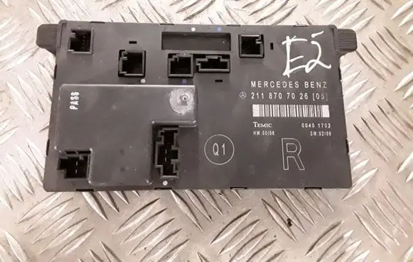 Mercedes-Benz E W211 Door control unit/module 2118707026