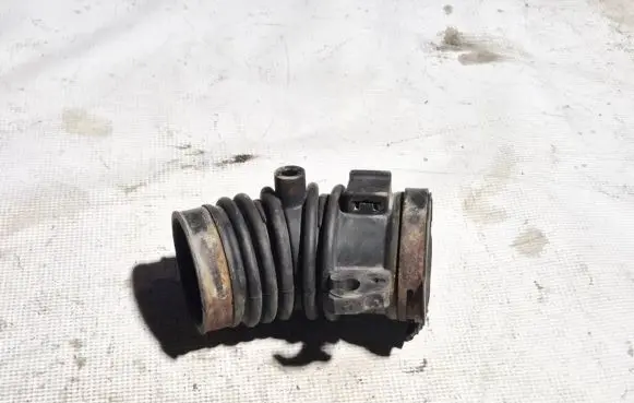 Mazda 6 Air intake hose/pipe l813132214
