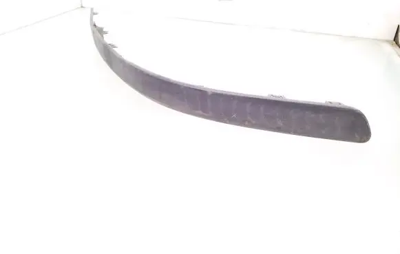 Front bumper splitter molding